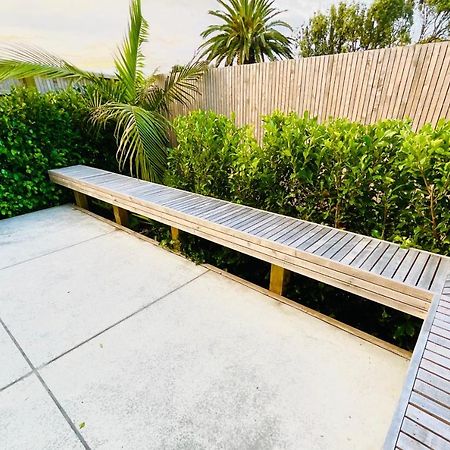 Deluxe Downtown Mount Maunganui Villa ภายนอก รูปภาพ