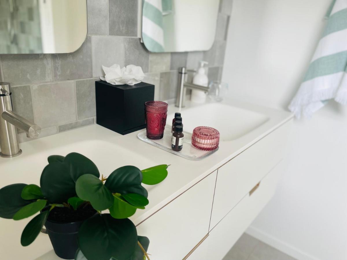 Deluxe Downtown Mount Maunganui Villa ภายนอก รูปภาพ