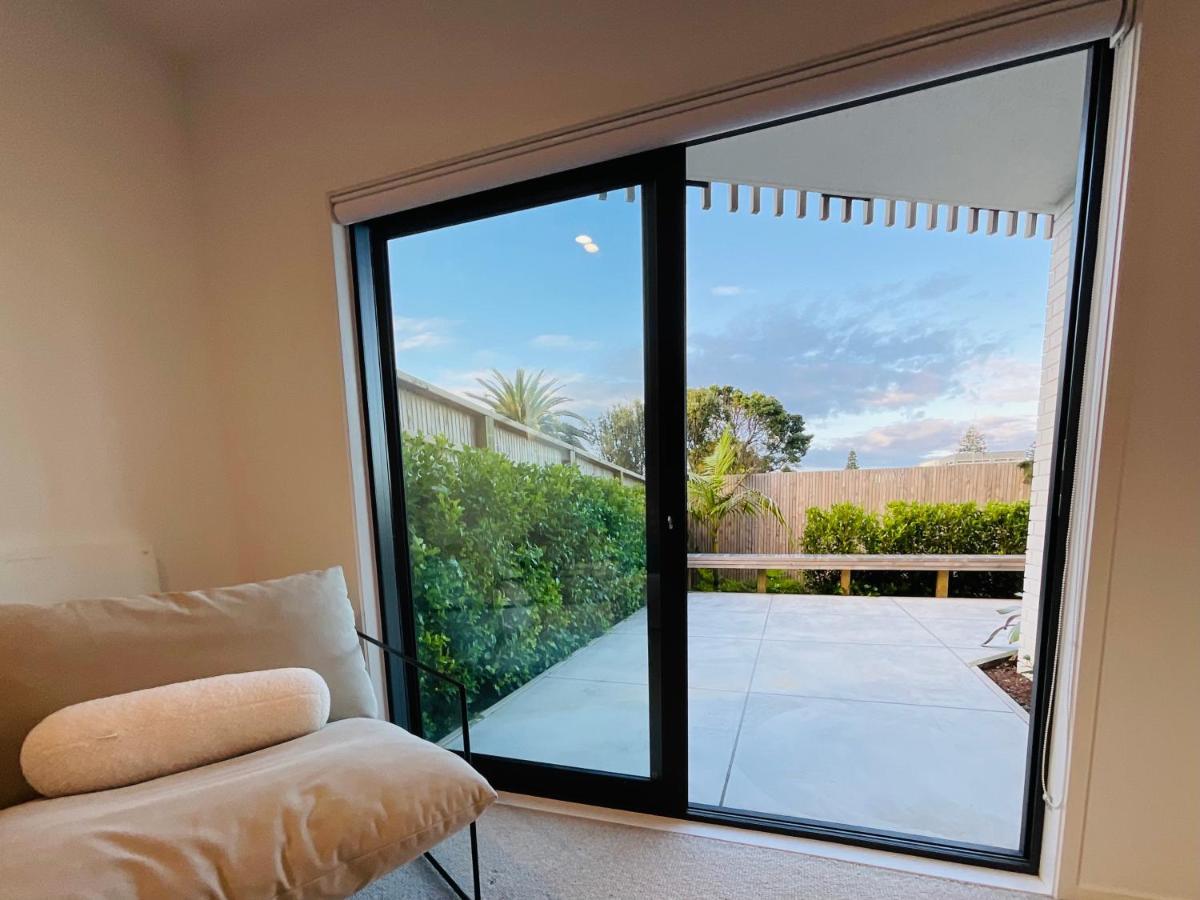 Deluxe Downtown Mount Maunganui Villa ภายนอก รูปภาพ