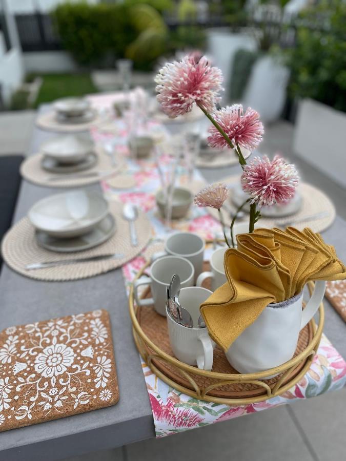 Deluxe Downtown Mount Maunganui Villa ภายนอก รูปภาพ