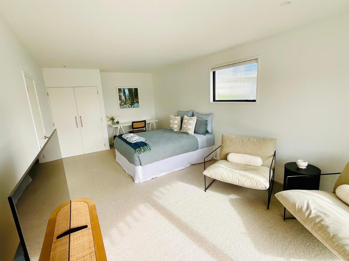 Deluxe Downtown Mount Maunganui Villa ภายนอก รูปภาพ