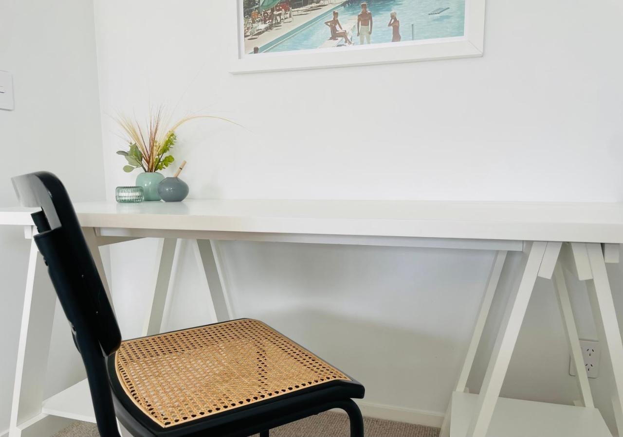 Deluxe Downtown Mount Maunganui Villa ภายนอก รูปภาพ