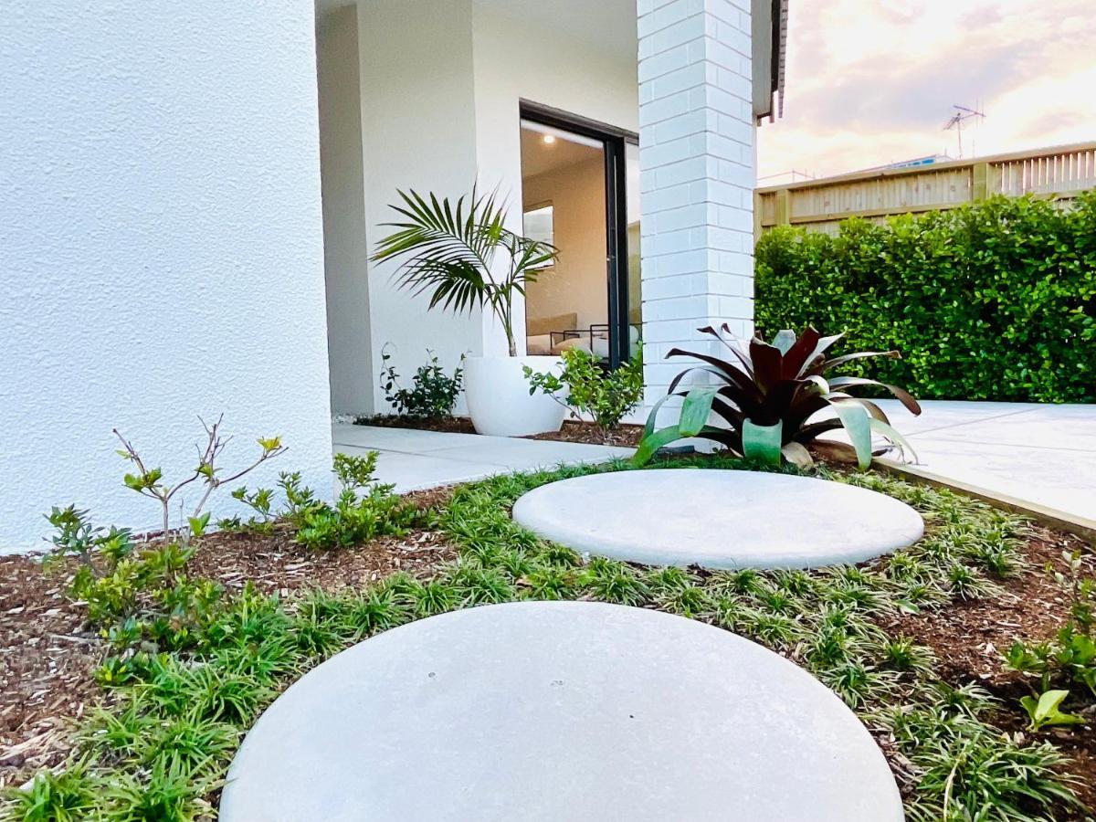 Deluxe Downtown Mount Maunganui Villa ภายนอก รูปภาพ